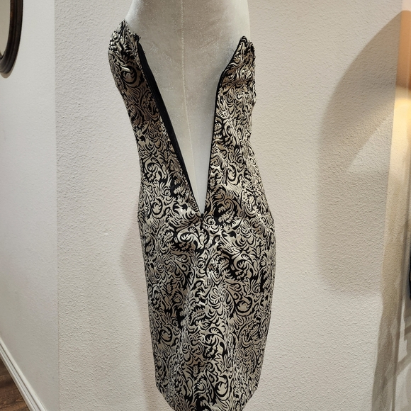 Brown Jacquard Mini Dress with Wood Bead Collar - Picture 5 of 8